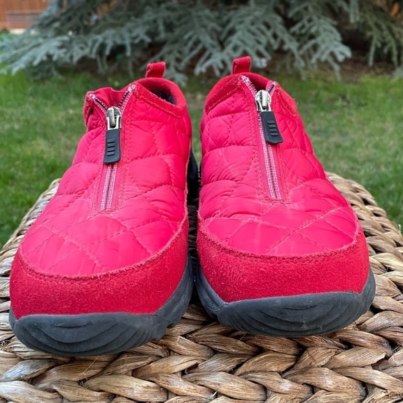 Lands End Slip-on Comfortable Slip Resistant Low Top Red Shoes Womens Size 8.5 - Picture 2 of 7